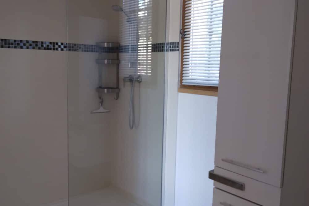 House with heated pool near the Gorges du Verdon. in Baudinard-sur-Verdon, Brignoles region