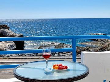 Cottage pour 2 personnes, avec vue ainsi que piscine et jardin dans Palaiochora