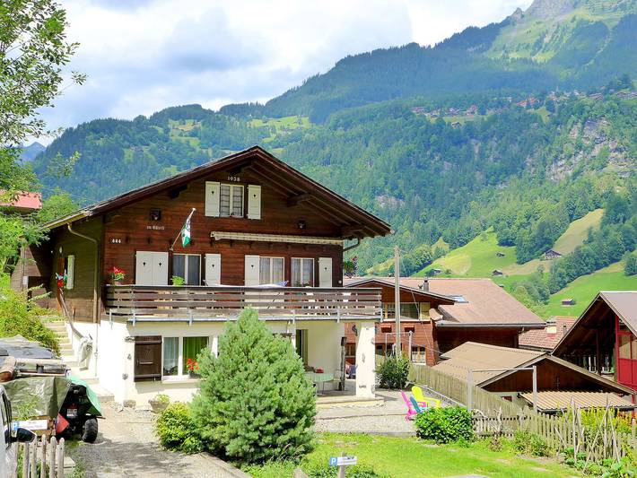 Ferienwohnung für 3 Personen, mit Garten und Ausblick in Lauterbrunnen