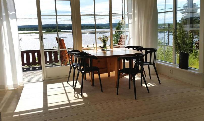 Location de vacances pour 4 personnes, avec Balcon et Terrasse ainsi que Jardin et Vue à Lulea