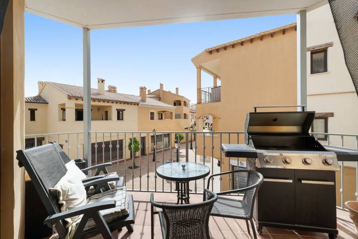 Apartamento entero, Apartamento Spanish Village con vistas a la montaña, Wi-Fi y aire acondicionado in Hacienda del alamo, Fuente Álamo de Murcia