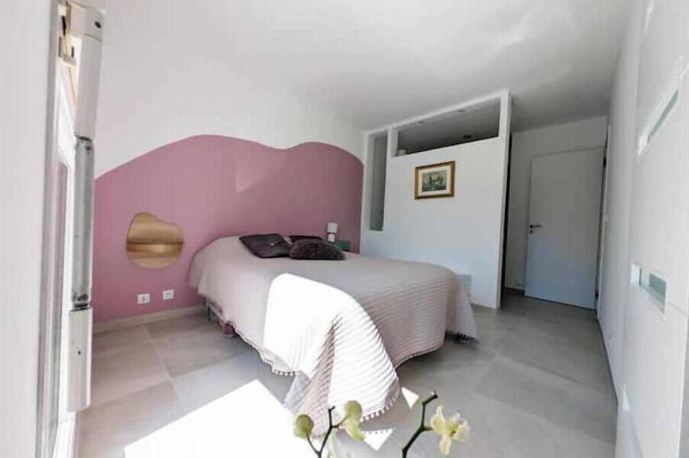 Ganze Wohnung, Apartment with terrace and garden in the heart of Le Beausset - near Le Castellet in Le Beausset, Mittelmeerküste (Frankreich)