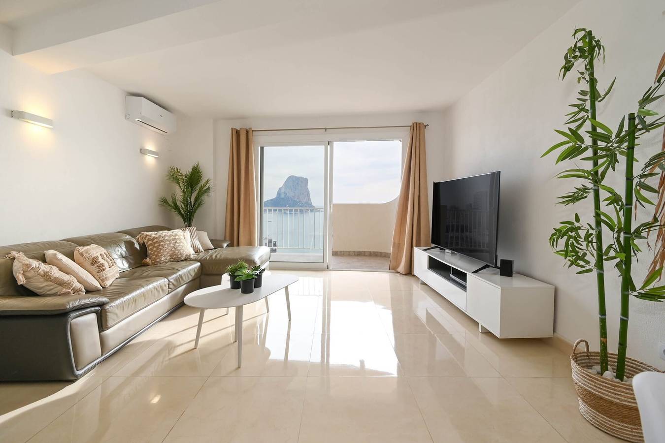 Appartement entier, Appartement « La Perla Vue Mer, 3 Chambres, Piscine Commune et Wi-Fi » in Vieille ville de Calpe, Calpe