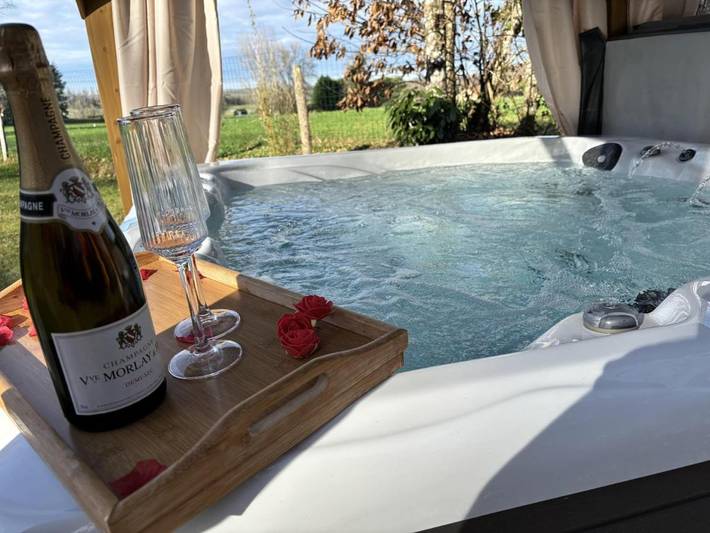 Location de vacances pour 4 personnes, avec vue et jardin, animaux acceptés à Pressignac-Vicq - 2