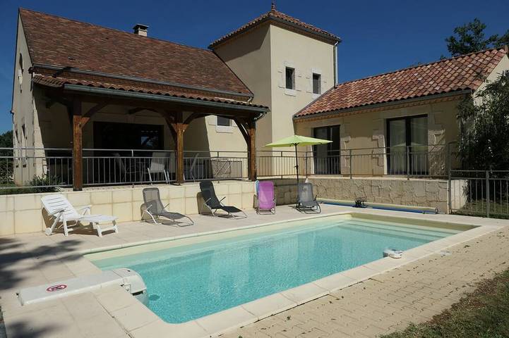 Location de vacances pour 6 personnes, avec jardin à Groléjac