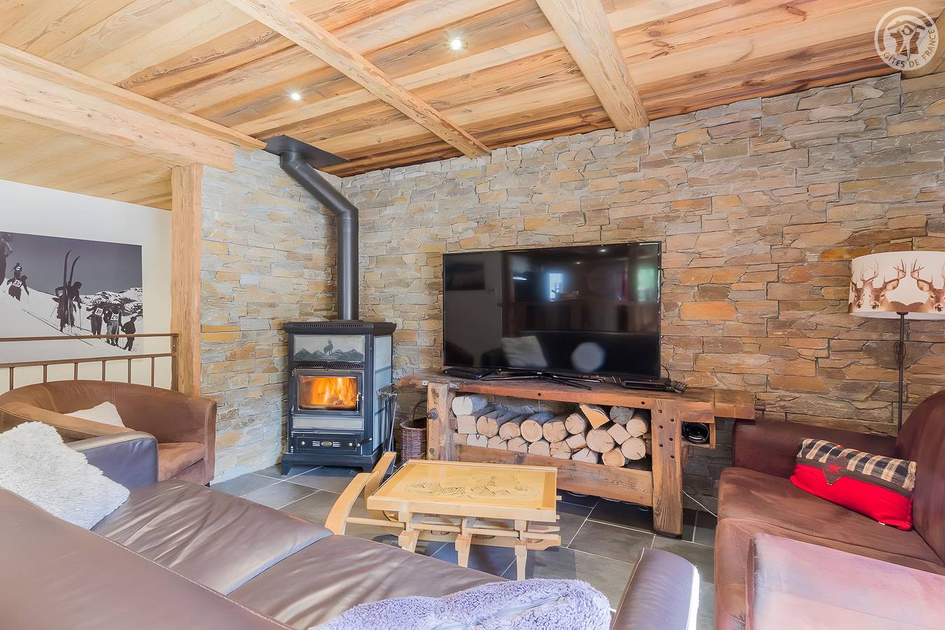 Entire apartment, Apartment 'La Source' with Mountain View, Private Terrace and Wi-Fi in Valloire, Saint-Jean-de-Maurienne region