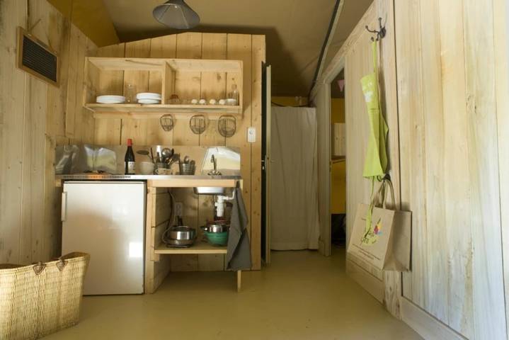 Tente pour 5 personnes, avec sauna ainsi que jacuzzi et bassin pour enfant dans le Lot - 4