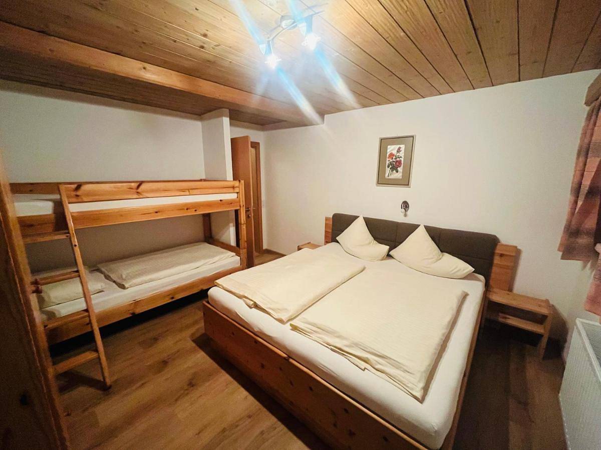 Ganze Wohnung, Two-Bedroom Apartment with Balcony in Untertauern, Ski Amadé