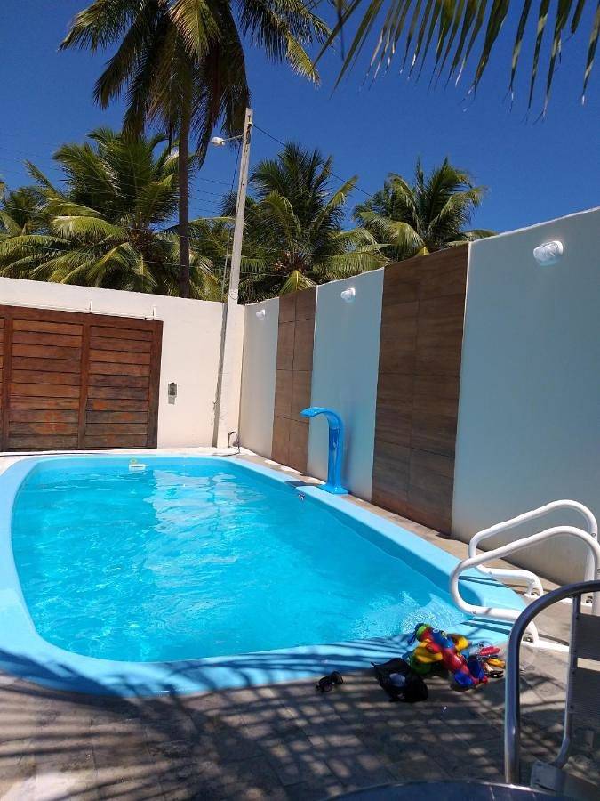 Casas e apartamentos de temporada para 20 pessoas, com piscina e jardim e ainda terraço em Coruripe