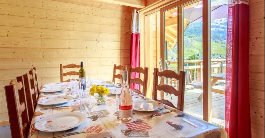 Chalet 'Les Tarines 2' with Mountain View, Private Terrace and Wi-Fi in Beaufort (Rhône-Alpes), Albertville region