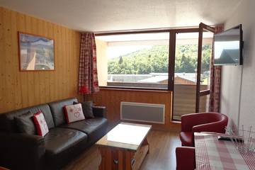 Gîte pour 2 personnes, avec balcon dans Office De Tourisme Super Besse