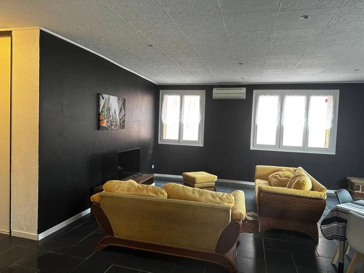 Gîte pour 8 personnes, avec vue et balcon à Baix - 2