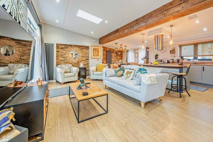Holiday rental for 6 people, with pool and garden, child-friendly in Swansea