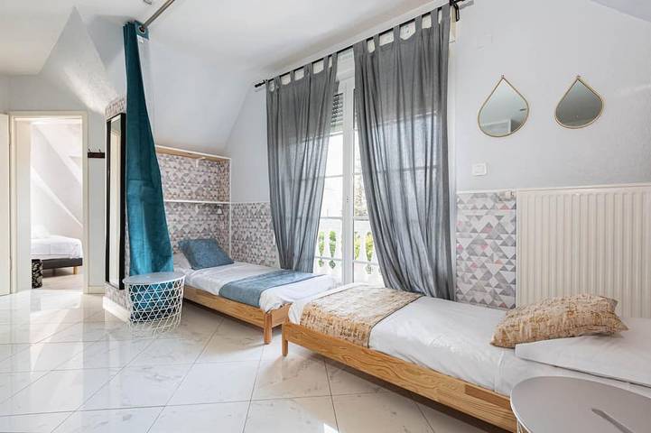 Location de vacances pour 15 personnes, avec jacuzzi et sauna ainsi que jardin et balcon, animaux acceptés à Ittenheim - 3