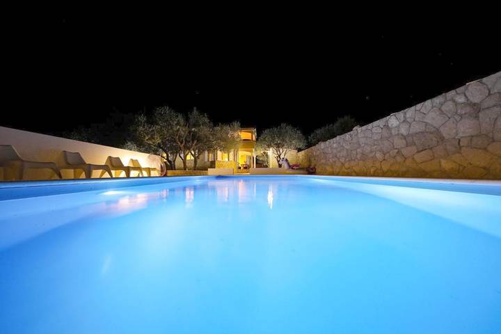 Villa pour 9 personnes, avec piscine ainsi que jardin et vue, animaux acceptés à Drage (Pakoštane) - 3