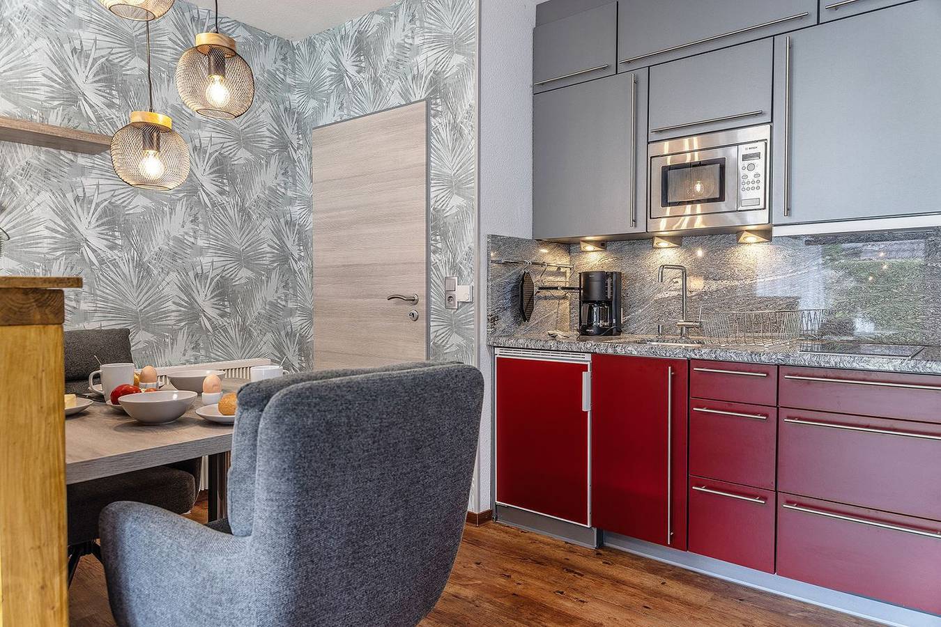 Ganze Wohnung, Attraktiv, komfortabel, nah am Meer: Frisch renoviertes 1-Zimmer-Appartement in strandnaher Lage. Geschmackvoll eingerichtet mit Doppelbett, moderner Küchenzeile und Terrasse mit Elektrogrill. in Carolinensiel-Harlesiel, Wittmund