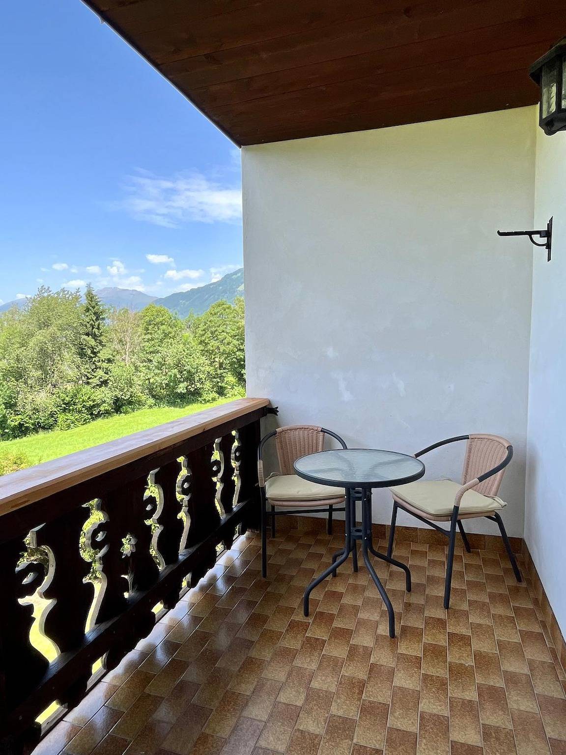 Ganze Ferienwohnung, Doppelzimmer mit Balkon in Millstatt, Bezirk Spittal an der Drau