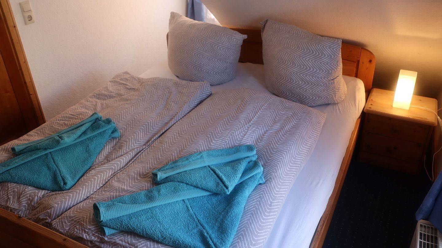 Ganze Wohnung, Willkommen in der Ferienwohnung „Luv“Ihr gemütlicher Rückzugsort direkt am Hafen in Neuharlingersiel, Landkreis Wittmund