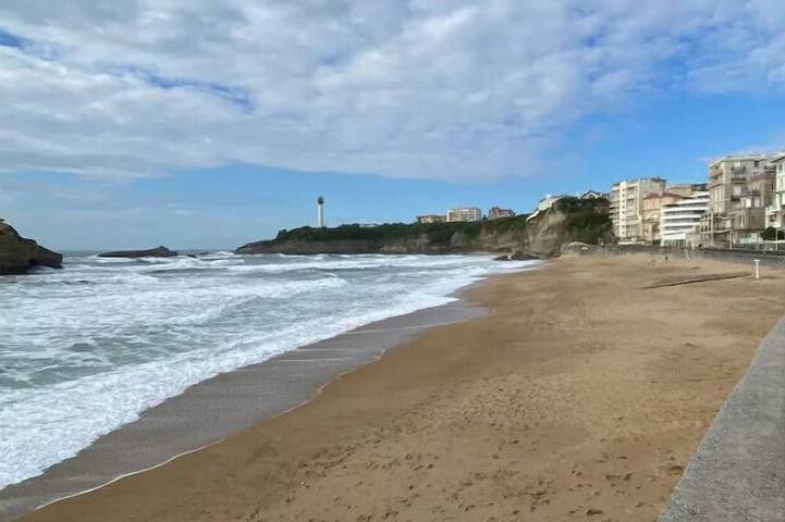 Gîte pour 2 personnes, avec balcon dans Plage du Miramar
