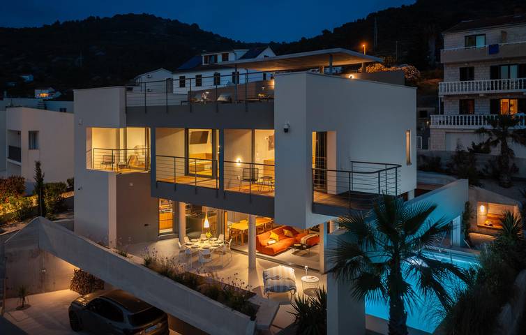 Gemütliche 2-Zimmer-Wohnung mit Meerblick, Pool und Terrasse – 1 km vom Strand entfernt in Vis Stadt, Vis (Dalmatien)