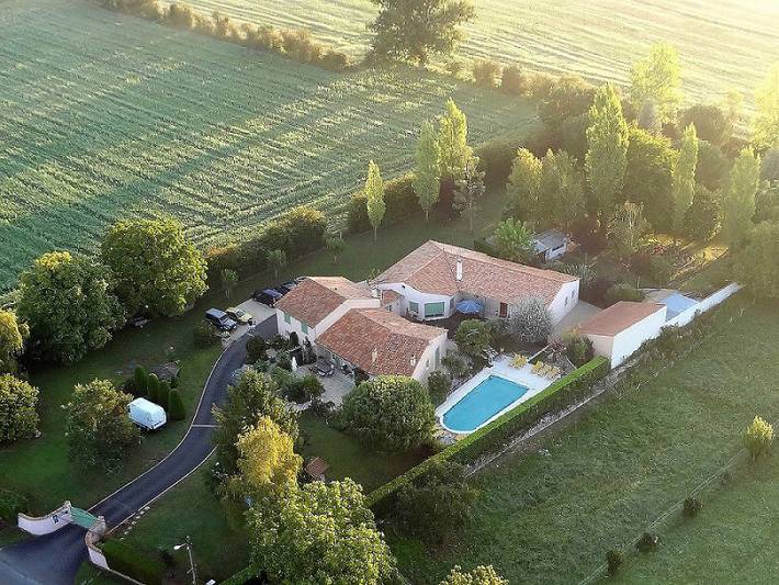 Chambre d’hôte pour 2 personnes, avec piscine et jardin