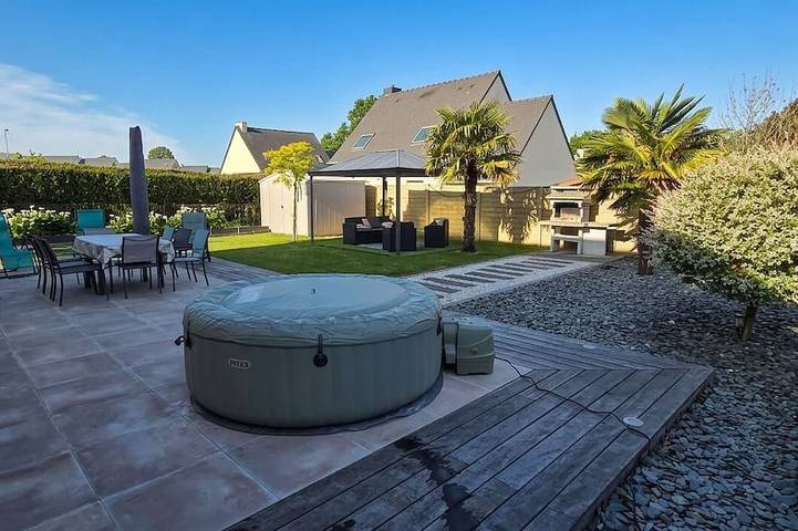 Maison de vacances pour 8 personnes, avec terrasse ainsi que jacuzzi et jardin, animaux acceptés - 1