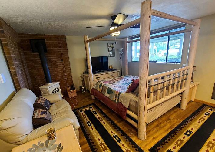 Vacation rental for 9 people, with yard and hot tub in Brian Head
