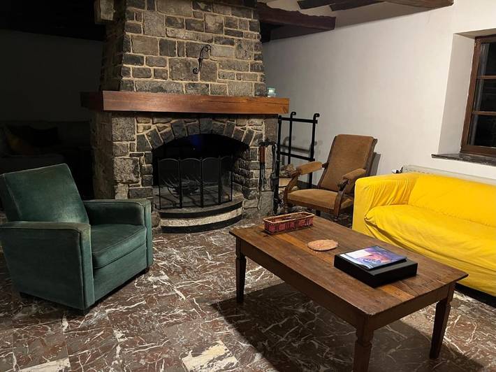 Location de vacances pour 9 personnes, avec Terrasse ainsi que Jardin et Vue à Doische - 4