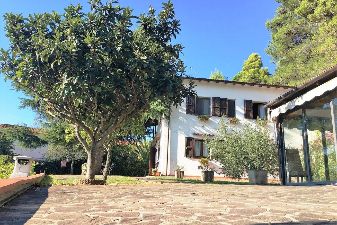 Toscana Tour - Casa Bianca Villa Swimmingpool mit Meerblick, eingezäunter Garten, Grill in Castellina Marittima, Etruskische Küste