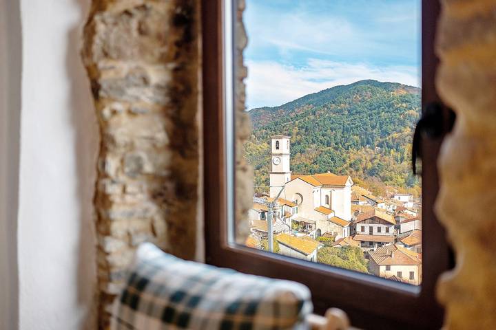Bodynsoul - The Gallery in Baiardo, Alpi Liguri