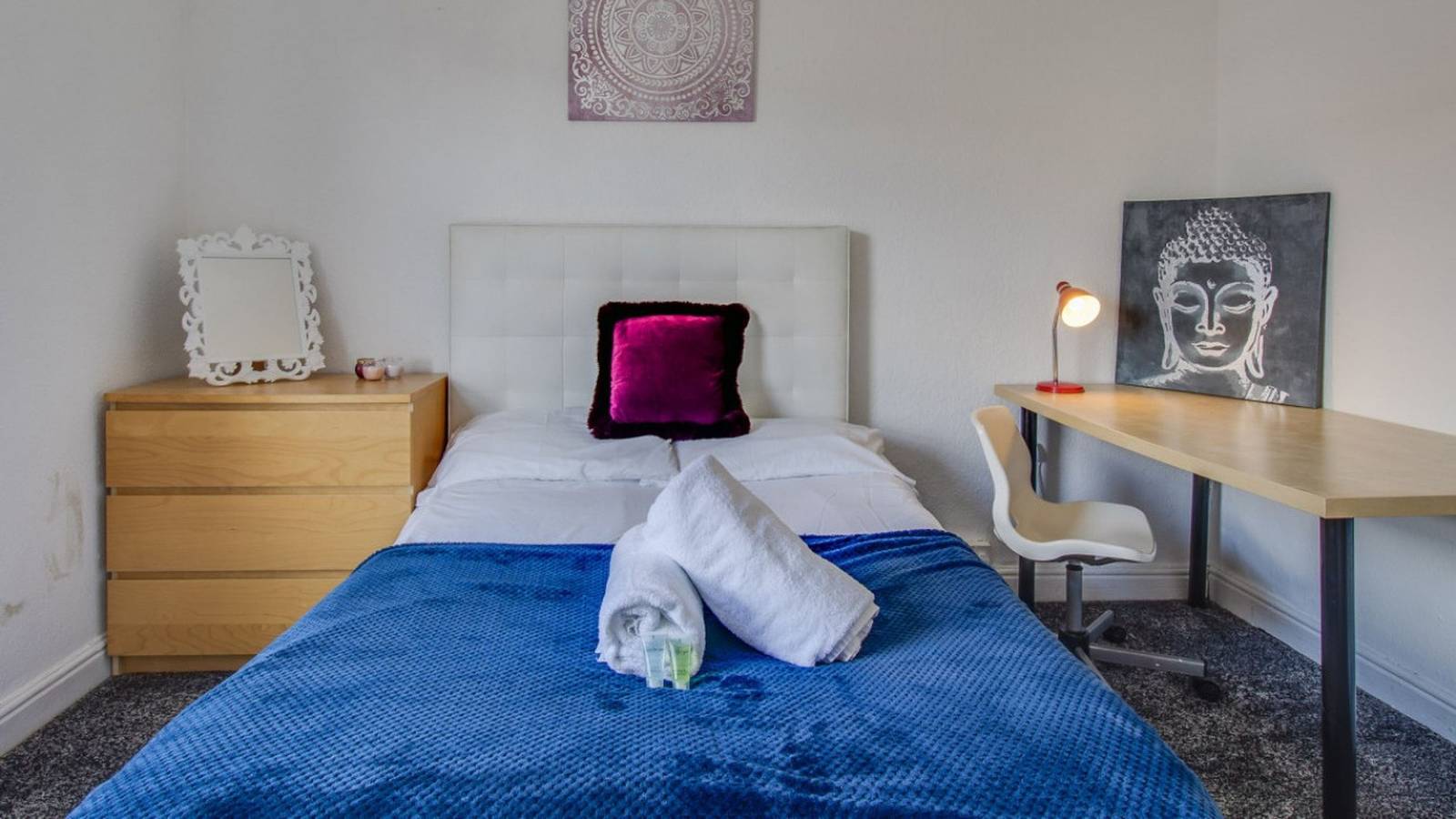 Entire apartment, Stayzo House Accommodation - Coventry Free Parking in Coventry, Birmingham Area