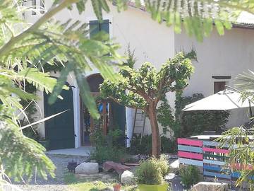 Gîte pour 6 personnes, avec jardin à Pouillon