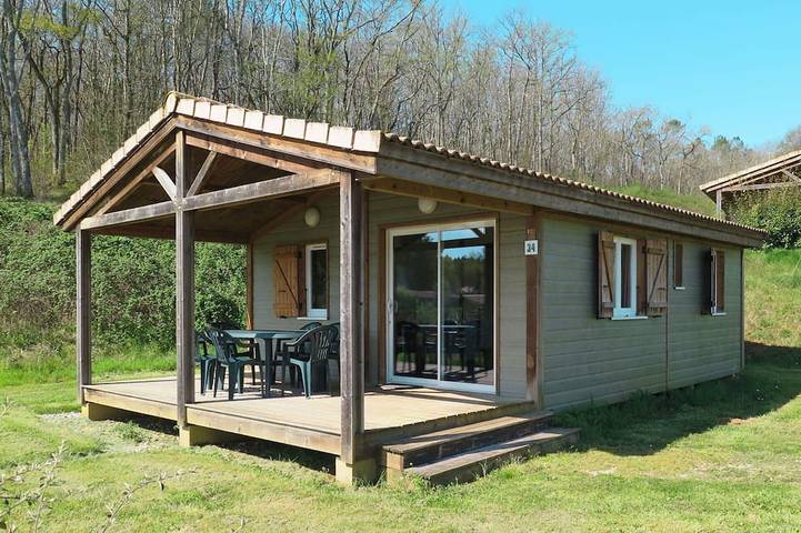 Location de vacances pour 6 personnes, avec jardin et piscine, animaux acceptés à Marminiac