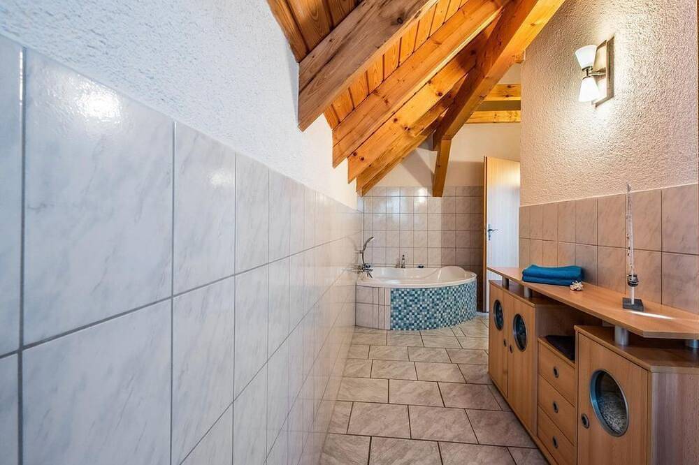 Ganze Wohnung, Susis Ferienwohnungen - Appartement/Fewo in An der Poststraße, Saale-Unstrut