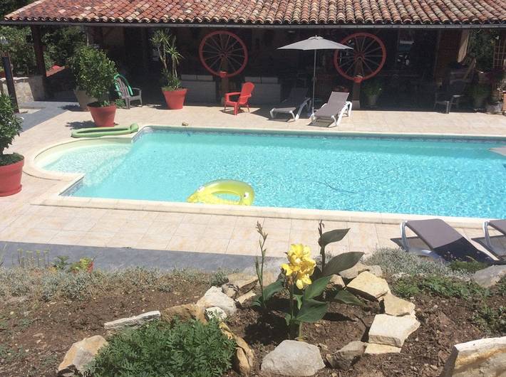 Gîte pour 4 personnes, avec balcon ainsi que jardin et piscine à Caylus - 2