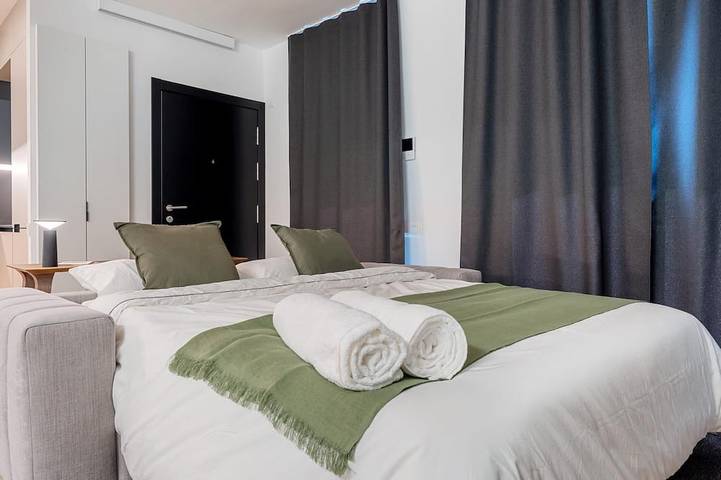 Apartamento entero, Ideal larga estancia: céntrico, parking y piscina in Platja de les Escaletes (Sant Pol de Mar), Sant Pol de Mar