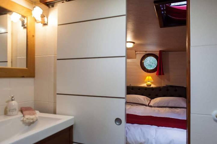 Doppelzimmer-Caravelle-Klassisch-Ensuite mit Dusche in Carcassonne, Carcassonne und Umgebung