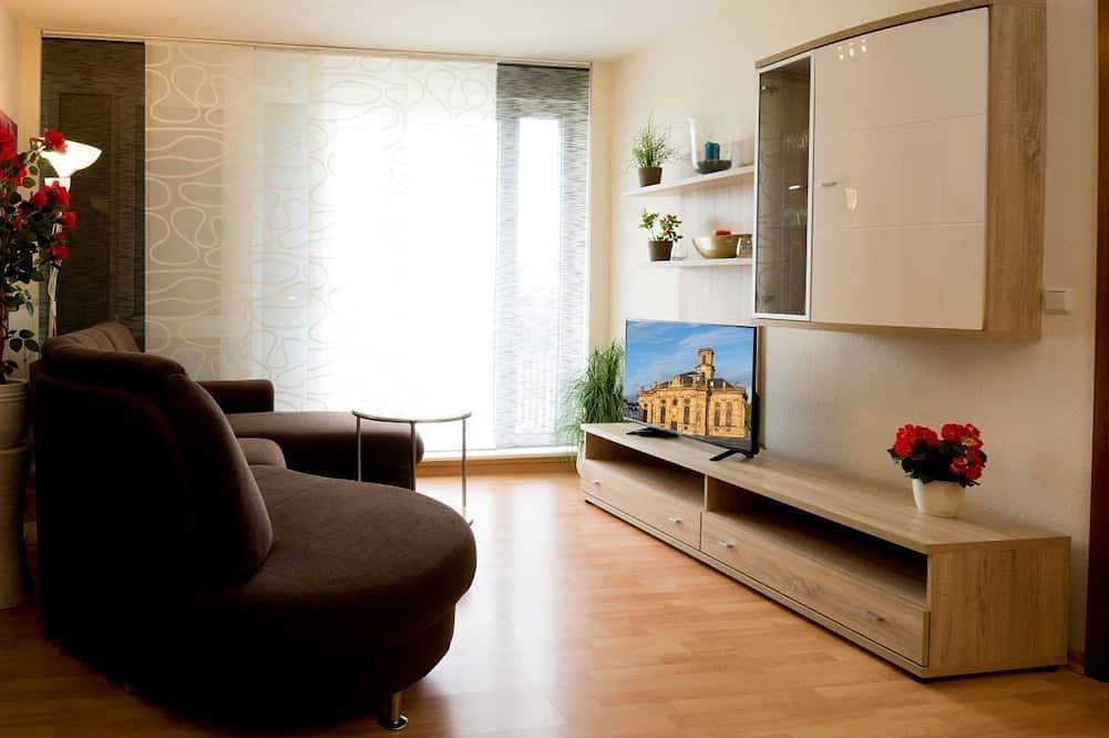 Geheel appartement, Balkon op het zuiden met verre uitzichten in Saarbrücken, Saargau