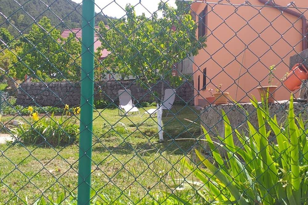 Holiday Home Vucina - Two Bedroom Holiday Home in Jablanac, Naturpark Velebit