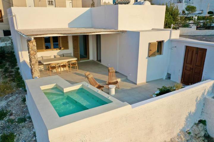 Villa voor 4 personen, with Whirlpool and Terras as well as Zwembad and Uitzicht in Leros
