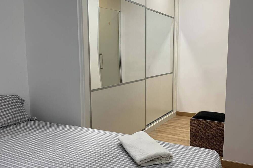 Apartamento entero, Apartamento acogedor 2 habitaciones, junto a la Ciudad de las Artes in Valencia City Centre, Valencia