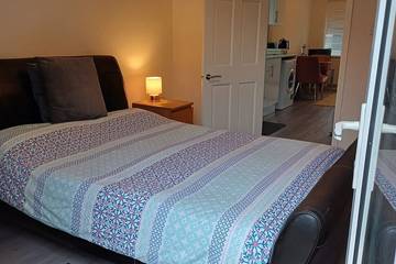 Holiday Home for 2 People in Sutton (London), London, Photo 3