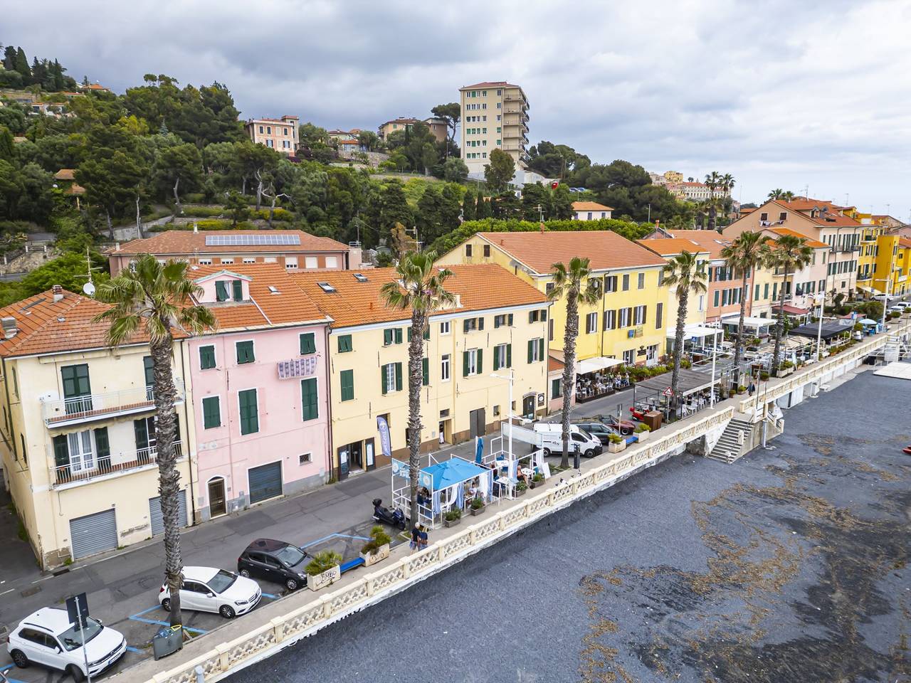 Ganze Ferienwohnung, Ferienwohnung für 5 Personen mit Balkon in Porto Maurizio, Imperia