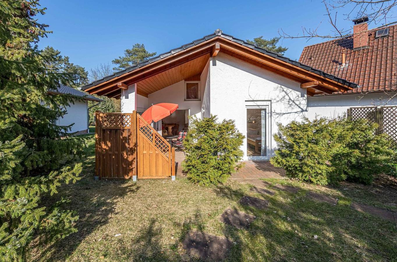 Ferienhaus Möwenkieker mit Kamin und überdachter Terrasse in Silz, Fleesensee