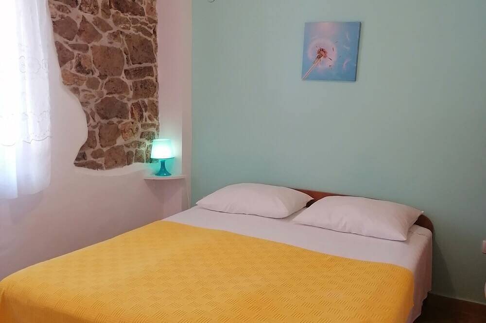 Ganze Wohnung, 1-Zimmer-Ferienwohnung mit Terrasse Kukljica, Ugljan (A-8209-c) in Kukljica, Insel Ugljan