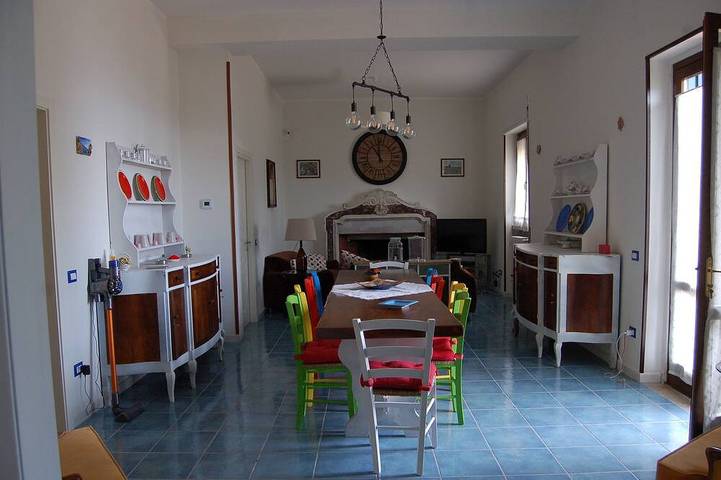 Villa für 8 Personen, mit Balkon und Garten