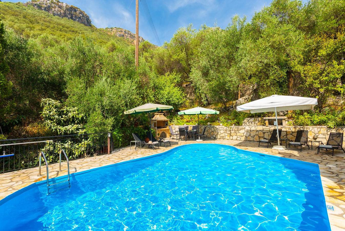 Villa für 5 Personen mit Balkon in Nissaki, Korfu