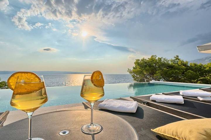 Villa für 18 Personen, mit Balkon und Sauna sowie Whirlpool und Garten in Brela