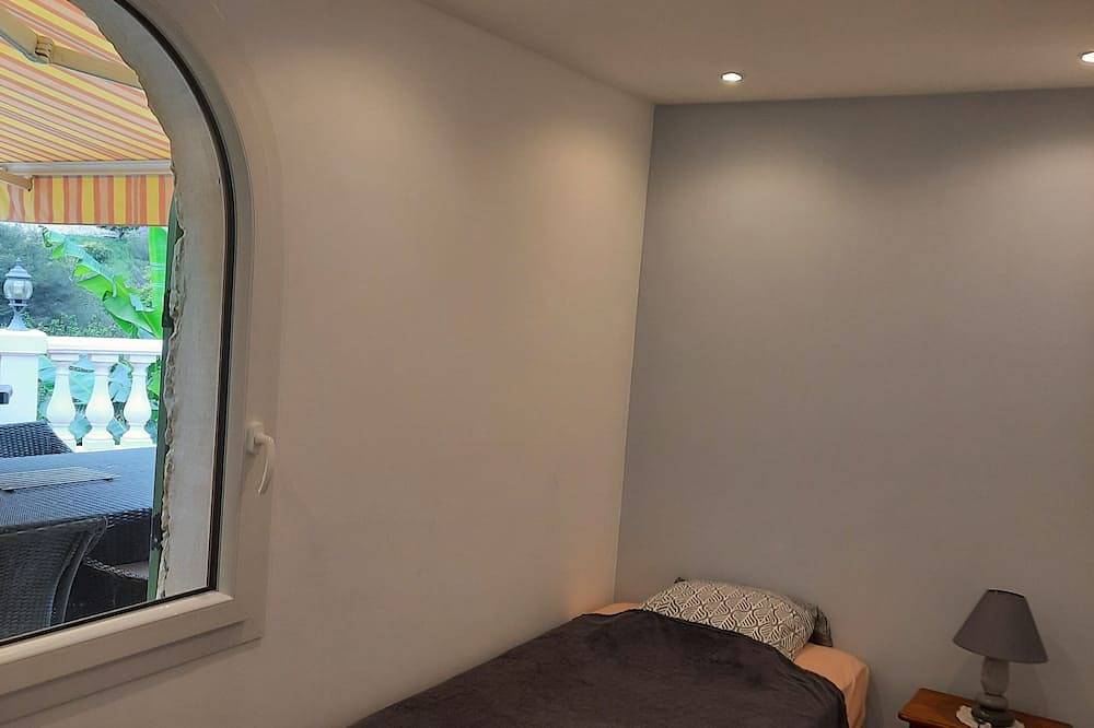 Villa,appartement 125m2,piscine,jardin à 5 min de Menton in Sainte-Agnès, Région de Nice