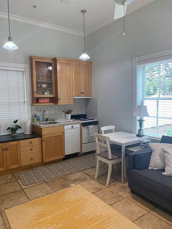 Oceanside Victorian Cottage am malerischen West Cliff Drive in Santa Cruz, Santa Cruz County